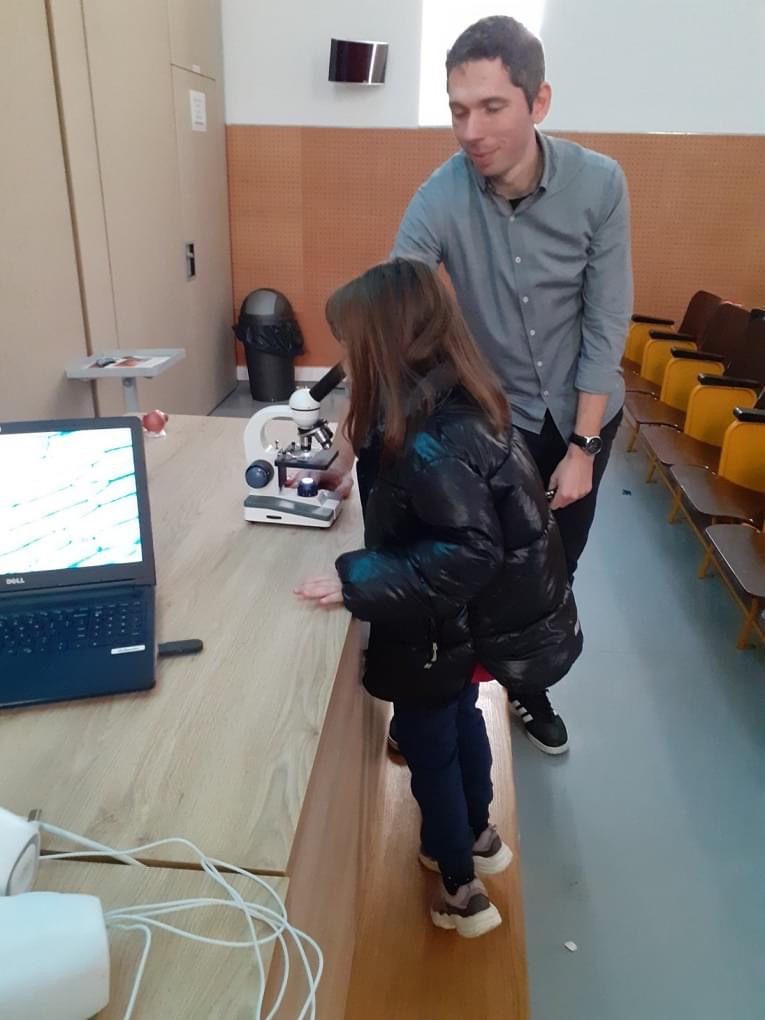 9D2736CE 964A 48CD B562 F1B74DFD4A05