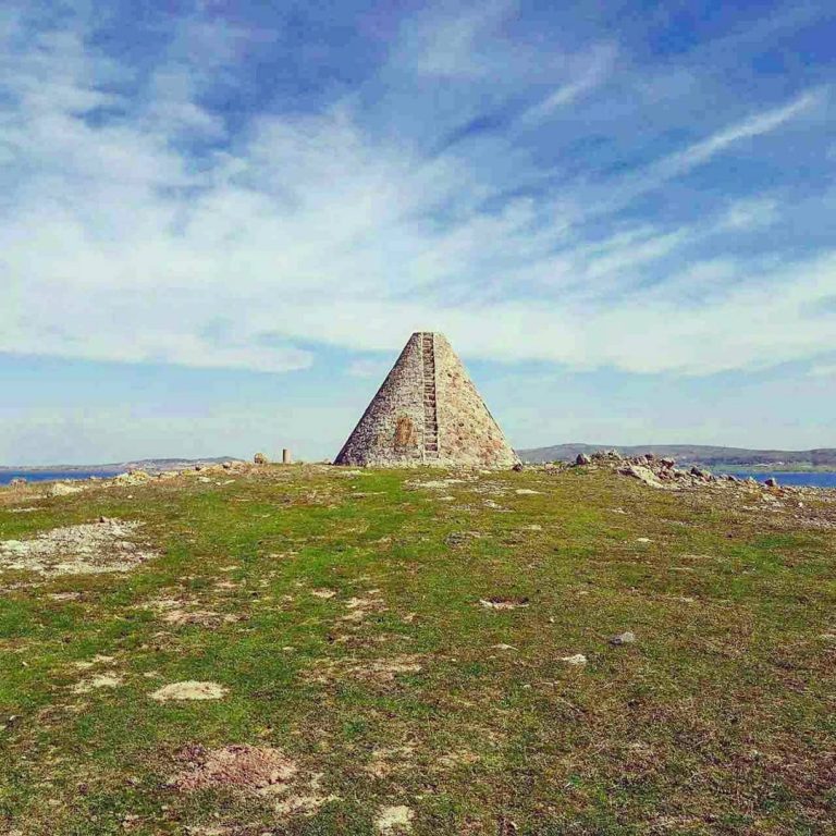 18645031 1677184899255046 6816271445606268928 n 768x768