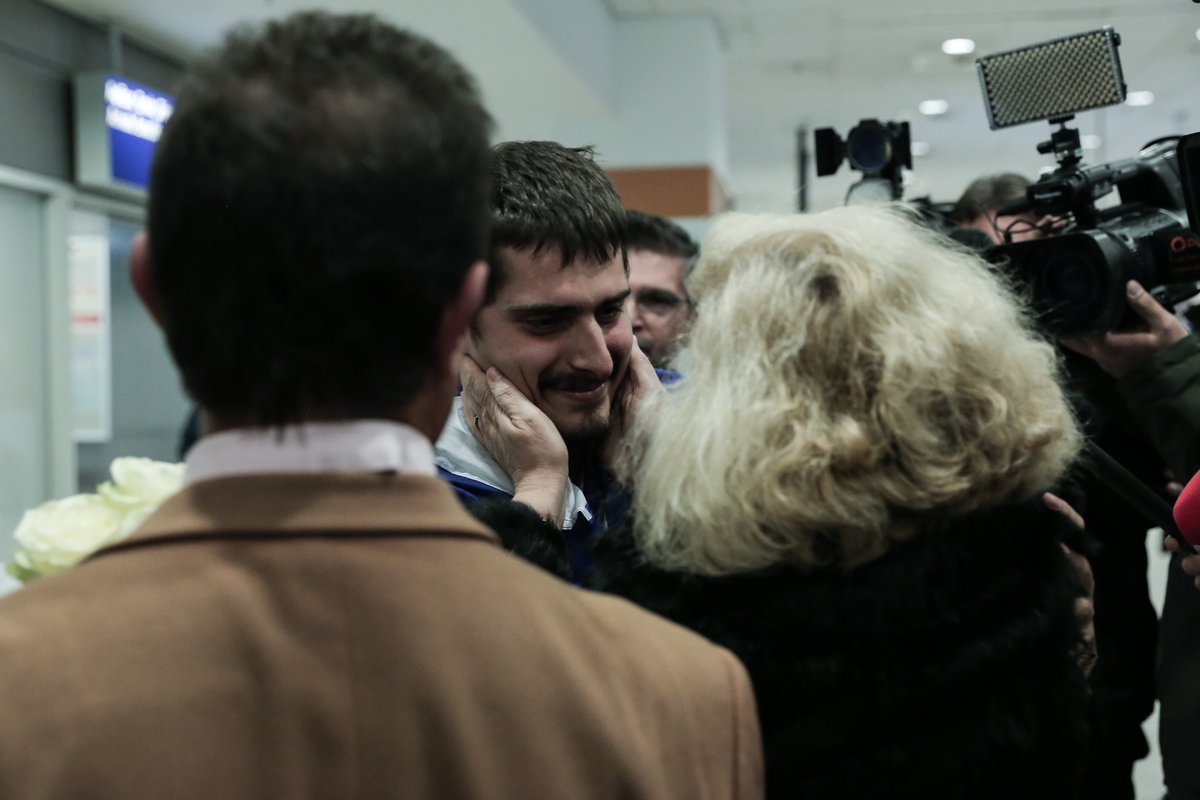 epistrofi nautikou goneis