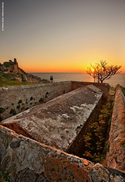 pyritadapothiki-kastro-myrinas-limnos