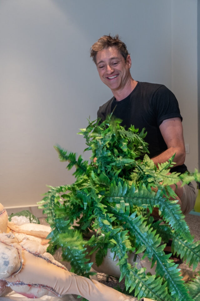 Metamorphosis as a Toy Kournos Festival Euripides Laskaridis Foto by Pantelis Pravlis 02 640x9604