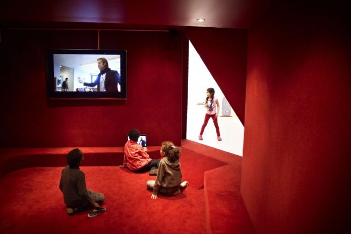 watch-a-film-inside-the-cave4