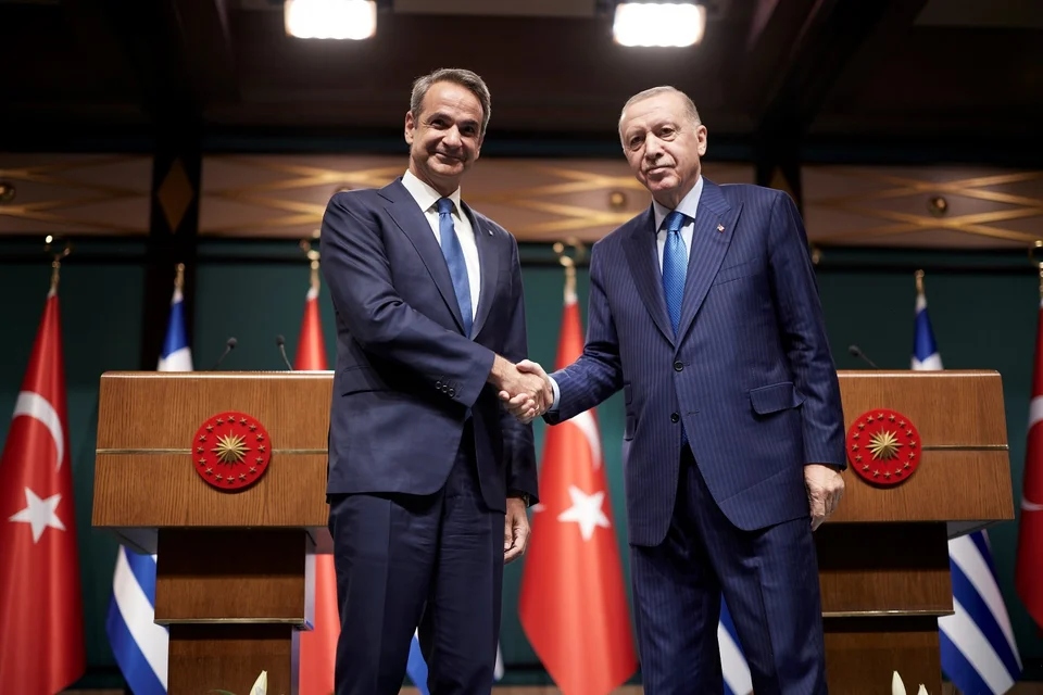 mitsotakis erdogan xeirapsia 012