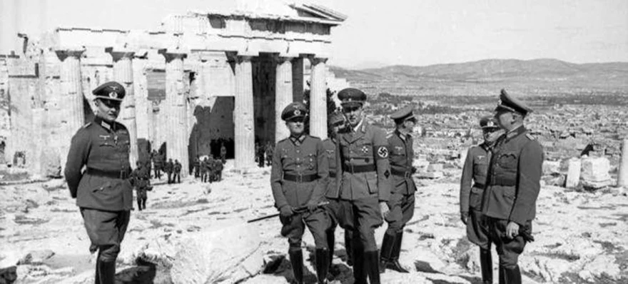 stratiwtes nazi akropoli121