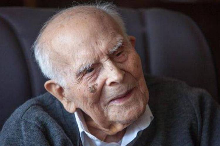 Έ&nu;&alpha;&sigmaf; &sigma;&pi;ά&nu;&iota;&omicron;&sigmaf; Έ&lambda;&lambda;&eta;&nu;&alpha;&sigmaf;