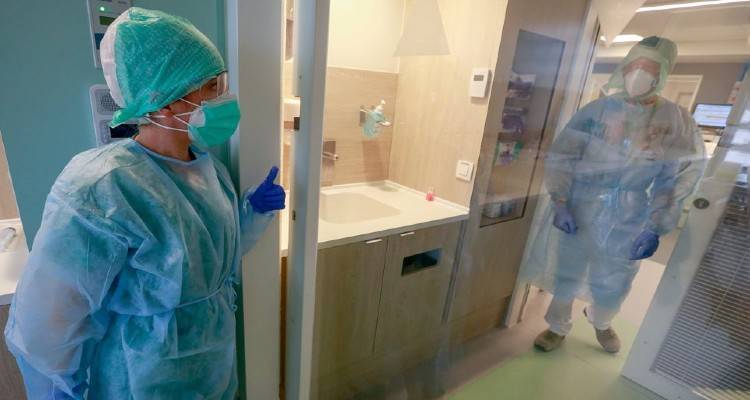 &Kappa;&omicron;&rho;&omega;&nu;&omicron;ϊό&sigmaf;: &Sigma;&tau;&alpha; 1.152 &tau;&alpha; &nu;έ&alpha; &kappa;&rho;&omicron;ύ&sigma;&mu;&alpha;&tau;&alpha; | &Alpha;&rho;&nu;&eta;&tau;&iota;&kappa;ό &rho;&epsilon;&kappa;ό&rho; &mu;&epsilon; 153 &delta;&iota;&alpha;&sigma;&omega;&lambda;&eta;&nu;&omega;&mu;έ&nu;&omicron;&upsilon;&sigmaf;