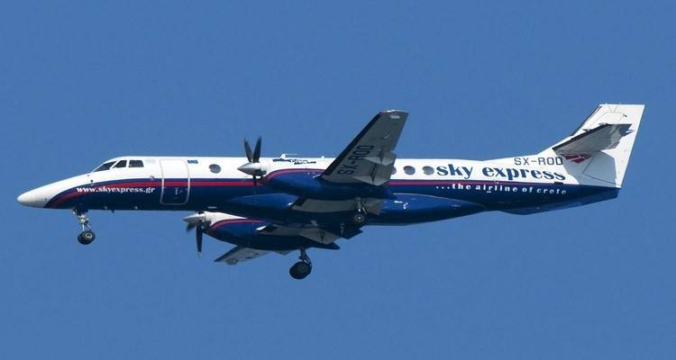 Έ&kappa;&tau;&alpha;&kappa;&tau;&eta; &pi;&tau;ή&sigma;&eta; &tau;&eta;&sigmaf; Sky Express &tau;&eta;&nu; &Kappa;&upsilon;&rho;&iota;&alpha;&kappa;ή &gamma;&iota;&alpha; &tau;&omicron;&upsilon;&sigmaf; &epsilon;&kappa;&delta;&rho;&omicron;&mu;&epsilon;ί&sigmaf; &tau;&eta;&sigmaf; &Pi;&rho;&omega;&tau;&omicron;&mu;&alpha;&gamma;&iota;ά&sigmaf;