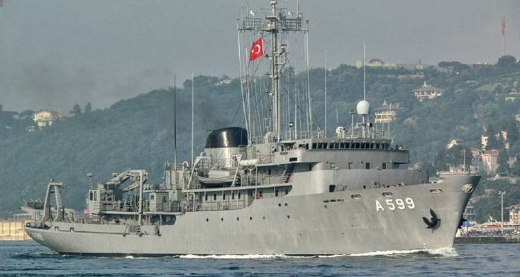 &Epsilon;&lambda;&lambda;&eta;&nu;&omicron;&tau;&omicron;&upsilon;&rho;&kappa;&iota;&kappa;ά - &Tau;&sigma;&epsilon;&sigma;&mu;έ: &Pi;ώ&sigmaf; &kappa;&alpha;&iota; &gamma;&iota;&alpha;&tau;ί &laquo;&alpha;&nu;&alpha;&kappa;ά&lambda;&upsilon;&psi;&alpha;&nu;&raquo; &omicron;&iota; &Tau;&omicron;ύ&rho;&kappa;&omicron;&iota; &pi;&alpha;&rho;&epsilon;&nu;ό&chi;&lambda;&eta;&sigma;&eta; &alpha;&pi;ό &epsilon;&lambda;&lambda;&eta;&nu;&iota;&kappa;ά &mu;&alpha;&chi;&eta;&tau;&iota;&kappa;ά