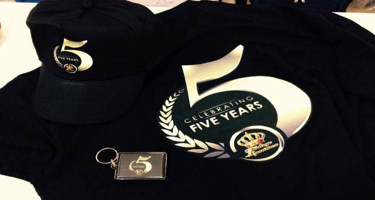 &Sigma;ή&mu;&epsilon;&rho;&alpha; &sigma;&tau;&omicron; Kinky &tau;&omicron; &mu;&epsilon;&gamma;ά&lambda;&omicron; party &gamma;&iota;&alpha; &tau;&alpha; 5 &chi;&rho;ό&nu;&iota;&alpha; "Feelings -X-perience"