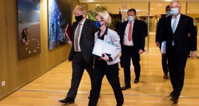 Brexit:  &Tau;&omicron; &chi;ά&sigma;&mu;&alpha; &pi;&rho;&alpha;&mu;έ&nu;&epsilon;&iota; &sigma;&tau;&iota;&sigmaf; &sigma;&upsilon;&nu;&omicron;&mu;&iota;&lambda;ί&epsilon;&sigmaf; &gamma;&iota;&alpha; &tau;&eta;&nu; &epsilon;&pi;ί&tau;&epsilon;&upsilon;&xi;&eta; &epsilon;&mu;&pi;&omicron;&rho;&iota;&kappa;ή&sigmaf; &sigma;&upsilon;&mu;&phi;&omega;&nu;ί&alpha;&sigmaf; &mu;&epsilon;&tau;&alpha;&xi;ύ &tau;&eta;&sigmaf; &Beta;&rho;&epsilon;&tau;&alpha;&nu;ί&alpha;&sigmaf; &kappa;&alpha;&iota; &tau;&eta;&sigmaf; &Epsilon;&Epsilon;