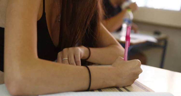 Πανελλαδικές 2025: Πρεμιέρα στα ΓΕΛ με Νεοελληνική Γλώσσα και Λογοτεχνία﻿ -Οδηγίες για τους υποψηφίους