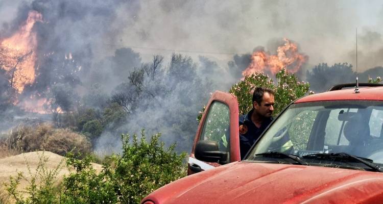 &Pi;&omicron;ύ &kappa;&alpha;ί&epsilon;&iota; &eta; &phi;&omega;&tau;&iota;ά &sigma;&epsilon; &Lambda;&omicron;&upsilon;&tau;&rho;ά&kappa;&iota;, &Delta;&epsilon;&rho;&beta;&epsilon;&nu;&omicron;&chi;ώ&rho;&iota;&alpha;, &Rho;ό&delta;&omicron; | &Mu;ά&chi;&eta; &nu;&alpha; &mu;&eta;&nu; &pi;&lambda;&eta;&sigma;&iota;ά&sigma;&epsilon;&iota; &tau;&eta;&nu; E&theta;&nu;&iota;&kappa;ή &sigma;&tau;&omicron; ύ&psi;&omicron;&sigmaf; &tau;&eta;&sigmaf; Motor Oil