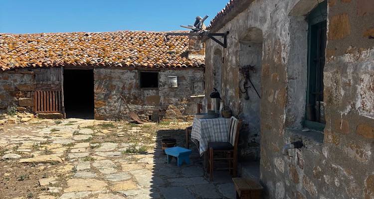 &Omicron;&iota; &mu;ά&nu;&tau;&rho;&epsilon;&sigmaf; &tau;&eta;&sigmaf; &Lambda;ή&mu;&nu;&omicron;&upsilon;! Έ&nu;&alpha;&sigmaf; &mu;&iota;&kappa;&rho;ό&sigmaf; &kappa;ό&sigma;&mu;&omicron;&sigmaf; &mu;έ&sigma;&alpha; &sigma;&tau;&omicron; &lambda;&eta;&mu;&nu;&iota;&alpha;&kappa;ό &tau;&omicron;&pi;ί&omicron;
