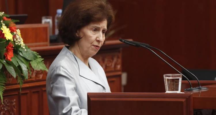 &laquo;&Mu;&iota;&sigma;ή&raquo; &upsilon;&pi;&omicron;&chi;ώ&rho;&eta;&sigma;&eta; &Sigma;&iota;&lambda;&iota;ά&nu;&omicron;&phi;&kappa;&sigma;&alpha;: &Theta;&alpha; &tau;&eta;&rho;ώ &tau;&eta; &sigma;&upsilon;&nu;&tau;&alpha;&gamma;&mu;&alpha;&tau;&iota;&kappa;ή &omicron;&nu;&omicron;&mu;&alpha;&sigma;ί&alpha;, &alpha;&lambda;&lambda;ά &delta;&iota;&kappa;&alpha;&iota;&omicron;ύ&mu;&alpha;&iota; &nu;&alpha; &alpha;&upsilon;&tau;&omicron;&pi;&rho;&omicron;&sigma;&delta;&iota;&omicron;&rho;ί&zeta;&omicron;&mu;&alpha;&iota; &omega;&sigmaf; &laquo;&Mu;&alpha;&kappa;&epsilon;&delta;ό&nu;&alpha;&sigmaf;&raquo;