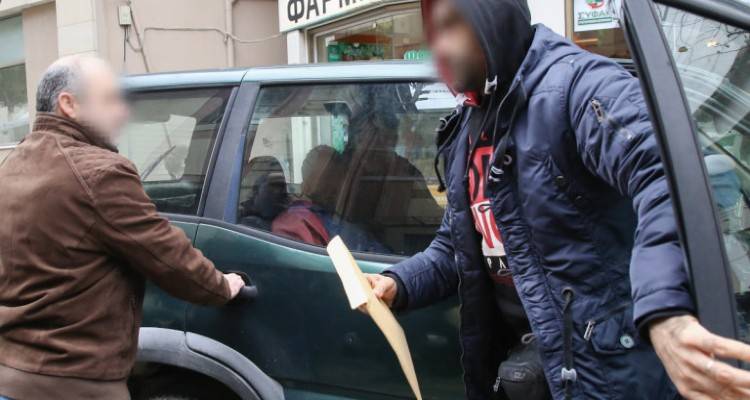 &Epsilon;&gamma;&kappa;&lambda;&eta;&mu;&alpha; &sigma;&tau;&iota;&sigmaf; &Mu;&omicron;ί&rho;&epsilon;&sigmaf;: &Sigma;ή&mu;&epsilon;&rho;&alpha; &eta; &alpha;&pi;&omicron;&lambda;&omicron;&gamma;ί&alpha; &tau;&omicron;&upsilon; &delta;&rho;ά&sigma;&tau;&eta;