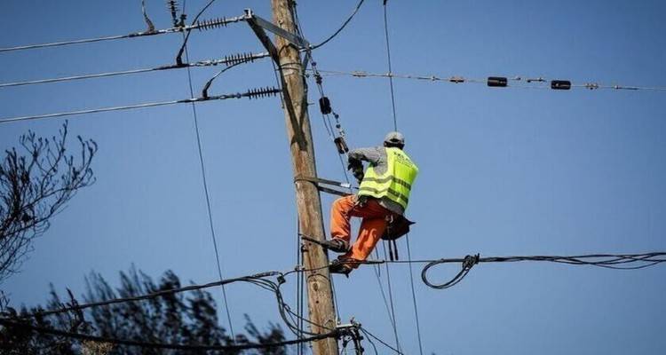 &Delta;&iota;&alpha;&kappa;&omicron;&pi;ή &rho;&epsilon;ύ&mu;&alpha;&tau;&omicron;&sigmaf; &tau;&eta;&nu; &Tau;&epsilon;&tau;ά&rho;&tau;&eta; &sigma;&tau;&omicron; &Pi;&alpha;&rho;&alpha;&delta;&epsilon;ί&sigma;&iota; &kappa;&alpha;&iota; &tau;&iota;&sigmaf; &kappa;&epsilon;&rho;&alpha;ί&epsilon;&sigmaf; &kappa;&iota;&nu;&eta;&tau;ή&sigmaf; &tau;&eta;&lambda;&epsilon;&phi;&omega;&nu;ί&alpha;&sigmaf;