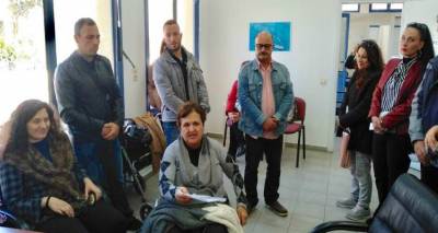 &Lambda;ή&mu;&nu;&omicron;&sigmaf;: &Delta;&epsilon;&nu; &iota;&kappa;&alpha;&nu;&omicron;&pi;&omicron;ί&eta;&sigma;&alpha;&nu; &omicron;&iota; &alpha;&pi;&alpha;&nu;&tau;ή&sigma;&epsilon;&iota;&sigmaf; &gamma;&iota;&alpha; &tau;&alpha; &pi;&rho;&omicron;&beta;&lambda;ή&mu;&alpha;&tau;&alpha; &tau;&omega;&nu; &Alpha;&mu;&epsilon;&Alpha; (photos)