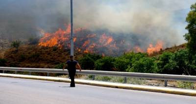 Πολιορκείται η Χίος από τις φλόγες: Τρεις διαφορετικές πυρκαγιές | Αλλεπάλληλα τα 112 για εκκενώσεις περιοχών