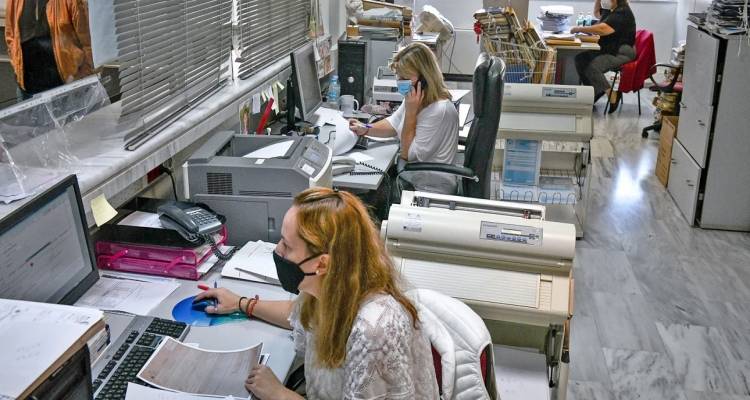 ΣτΕ: Στις 6 Ιουνίου η συζήτηση για το αν θα επανέλθει ή όχι ο 13ος και 14ος μισθός στους δημοσίους υπαλλήλους