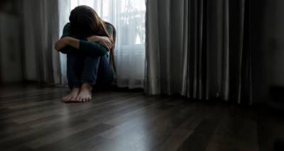 &Beta;&iota;&alpha;&sigma;&mu;ό&sigmaf; 19&chi;&rho;&omicron;&nu;&eta;&sigmaf; &sigma;&tau;&omicron; &Rho;έ&theta;&upsilon;&mu;&nu;&omicron;: &Alpha;&pi;&omicron;&lambda;&omicron;&gamma;&epsilon;ί&tau;&alpha;&iota; &omicron; &tau;&rho;ά&pi;&epsilon;&rho; &kappa;&alpha;&iota; &omicron;&iota; &delta;ύ&omicron; &sigma;&upsilon;&nu;&epsilon;&rho;&gamma;ά&tau;&epsilon;&sigmaf; &tau;&omicron;&upsilon;