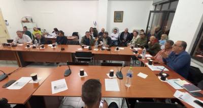 Έ&nu;&tau;&alpha;&sigma;&eta; &sigma;&tau;&eta; &sigma;&upsilon;&nu;&epsilon;&delta;&rho;ί&alpha;&sigma;&eta; &tau;&omicron;&upsilon; &Delta;&eta;&mu;&omicron;&tau;&iota;&kappa;&omicron;ύ &Sigma;&upsilon;&mu;&beta;&omicron;&upsilon;&lambda;ί&omicron;&upsilon; &gamma;&iota;&alpha; &tau;&eta;&nu; &alpha;&phi;&alpha;&lambda;ά&tau;&omega;&sigma;&eta; | &Omicron; &pi;&rho;ό&epsilon;&delta;&rho;&omicron;&sigmaf; &tau;&omicron;&upsilon; &Delta;.&Sigma; &delta;&iota;έ&kappa;&omicron;&psi;&epsilon; &gamma;&iota;&alpha; &pi;έ&nu;&tau;&epsilon; &lambda;&epsilon;&pi;&tau;ά