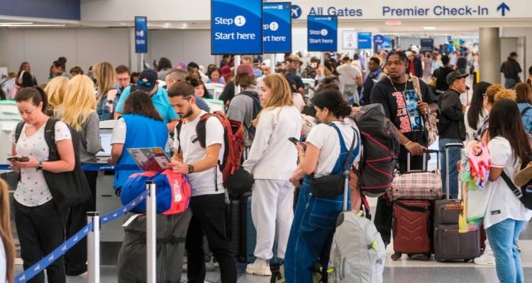 «Έπεσαν» τα συστήματα σε τράπεζες, αεροπορικές και μέσα ενημέρωσης διεθνώς λόγω προβλήματος με τη Microsoft