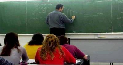 Έ&pi;&alpha;&rho;&chi;&omicron;&sigmaf; &Lambda;ή&mu;&nu;&omicron;&upsilon;: &laquo;&Omicron;&iota; &epsilon;&kappa;&pi;&alpha;&iota;&delta;&epsilon;&upsilon;&tau;&iota;&kappa;&omicron;ί &nu;&alpha; &epsilon;&pi;&iota;&sigma;&tau;&rho;έ&psi;&omicron;&upsilon;&nu; έ&gamma;&kappa;&alpha;&iota;&rho;&alpha; &kappa;&alpha;&iota; &nu;&alpha; &pi;&alpha;&rho;&alpha;&mu;&epsilon;ί&nu;&omicron;&upsilon;&nu; &sigma;&epsilon; &kappa;&alpha;&rho;&alpha;&nu;&tau;ί&nu;&alpha; &gamma;&iota;&alpha; 14 &eta;&mu;έ&rho;&epsilon;&sigmaf;&raquo;