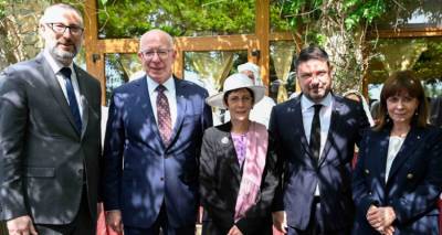 &Lambda;ή&mu;&nu;&omicron;&sigmaf;: &Epsilon;&nu;&tau;&upsilon;&pi;&omega;&sigma;ί&alpha;&sigma;&epsilon; &eta; &omicron;&mu;&iota;&lambda;ί&alpha; &tau;&omicron;&upsilon; &Upsilon;&Phi;&Epsilon;&Theta;&Alpha;  &Nu;. &Chi;&alpha;&rho;&delta;&alpha;&lambda;ί&alpha; &sigma;&tau;&eta;&nu; &epsilon;&pi;&epsilon;&tau;&epsilon;&iota;&alpha;&kappa;ή &epsilon;&kappa;&delta;ή&lambda;&omega;&sigma;&eta; &laquo;&tau;&iota;&mu;ή&sigmaf; &kappa;&alpha;&iota; &mu;&nu;ή&mu;&eta;&sigmaf; &gamma;&iota;&alpha; &tau;&omicron;&upsilon;&sigmaf; &Pi;&epsilon;&sigma;ό&nu;&tau;&epsilon;&sigmaf; &sigma;&tau;&eta;&nu; &Epsilon;&kappa;&sigma;&tau;&rho;&alpha;&tau;&epsilon;ί&alpha; &tau;&eta;&sigmaf; &Kappa;&alpha;&lambda;&lambda;ί&pi;&omicron;&lambda;&eta;&sigmaf;&raquo;