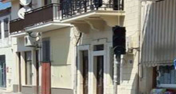 Οι διακοπές της ΔΕΗ έβγαλαν «off» το φανάρι στο λιμάνι της Μύρινας