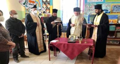 &Sigma;&tau;&omicron; &Epsilon;&iota;&delta;&iota;&kappa;ό &Delta;&eta;&mu;&omicron;&tau;&iota;&kappa;ό &Sigma;&chi;&omicron;&lambda;&epsilon;ί&omicron; &Kappa;&alpha;&lambda;&lambda;&iota;&theta;έ&alpha;&sigmaf; &omicron; &Mu;&eta;&tau;&rho;&omicron;&pi;&omicron;&lambda;ί&tau;&eta;&sigmaf; &Lambda;ή&mu;&nu;&omicron;&upsilon; &Iota;&epsilon;&rho;ό&theta;&epsilon;&omicron;&sigmaf;