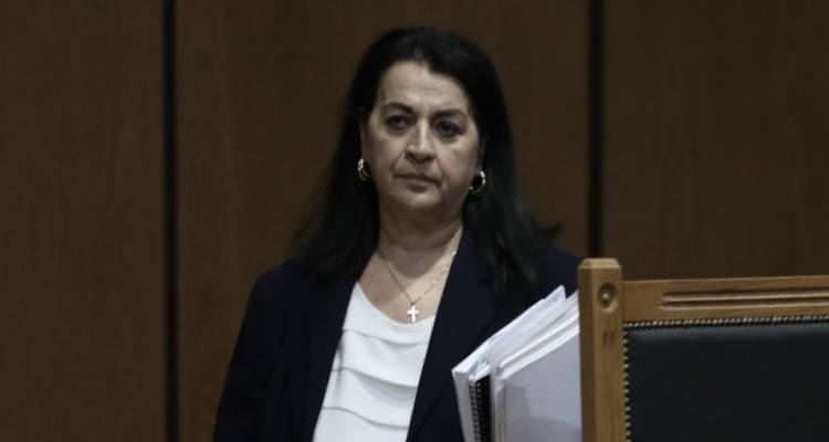 &Delta;ί&kappa;&eta; &Chi;&rho;&upsilon;&sigma;ή&sigmaf; &Alpha;&upsilon;&gamma;ή&sigmaf;: &Eta; ώ&rho;&alpha; &tau;&omega;&nu; &pi;&omicron;&iota;&nu;ώ&nu; | &Sigma;&tau;&iota;&sigmaf; 12 &alpha;&nu;&alpha;&kappa;&omicron;&iota;&nu;ώ&nu;&epsilon;&iota; &tau;&eta;&nu; &alpha;&pi;ό&phi;&alpha;&sigma;ή &tau;&omicron;&upsilon; &tau;&omicron; &delta;&iota;&kappa;&alpha;&sigma;&tau;ή&rho;&iota;&omicron;