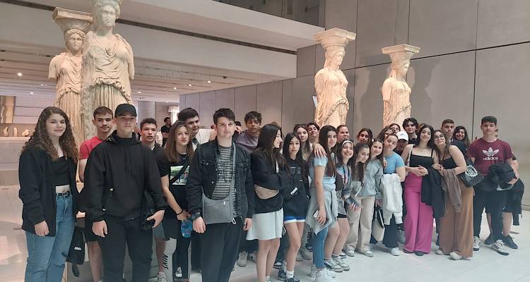 &Eta; &epsilon;&kappa;&pi;&alpha;&iota;&delta;&epsilon;&upsilon;&tau;&iota;&kappa;ή &epsilon;&kappa;&delta;&rho;&omicron;&mu;ή &tau;&omicron;&upsilon; &Gamma;&upsilon;&mu;&nu;&alpha;&sigma;ί&omicron;&upsilon; &Mu;&omicron;ύ&delta;&rho;&omicron;&upsilon; &pi;έ&rho;&alpha;&sigma;&epsilon; &alpha;&pi;ό 40 &kappa;ύ&mu;&alpha;&tau;&alpha; &alpha;&lambda;&lambda;ά έ&gamma;&iota;&nu;&epsilon; | Έ&pi;&alpha;&rho;&chi;&omicron;&sigmaf; &Lambda;ή&mu;&nu;&omicron;&upsilon; &kappa;&alpha;&iota; &Pi;. &Mu;&pi;&omicron;ύ&mu;&pi;&omicron;&upsilon;&rho;&alpha;&sigmaf;, &alpha;&nu;έ&lambda;&alpha;&beta;&alpha;&nu; &tau;&omicron; &pi;&rho;ό&sigma;&theta;&epsilon;&tau;&omicron; &kappa;ό&sigma;&tau;&omicron;&sigmaf; &tau;&omicron;&upsilon; &tau;&alpha;&xi;&iota;&delta;&iota;&omicron;ύ (photos)