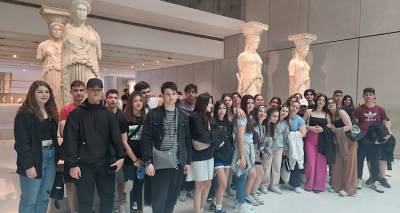 &Eta; &epsilon;&kappa;&pi;&alpha;&iota;&delta;&epsilon;&upsilon;&tau;&iota;&kappa;ή &epsilon;&kappa;&delta;&rho;&omicron;&mu;ή &tau;&omicron;&upsilon; &Gamma;&upsilon;&mu;&nu;&alpha;&sigma;ί&omicron;&upsilon; &Mu;&omicron;ύ&delta;&rho;&omicron;&upsilon; &pi;έ&rho;&alpha;&sigma;&epsilon; &alpha;&pi;ό 40 &kappa;ύ&mu;&alpha;&tau;&alpha; &alpha;&lambda;&lambda;ά έ&gamma;&iota;&nu;&epsilon; | Έ&pi;&alpha;&rho;&chi;&omicron;&sigmaf; &Lambda;ή&mu;&nu;&omicron;&upsilon; &kappa;&alpha;&iota; &Pi;. &Mu;&pi;&omicron;ύ&mu;&pi;&omicron;&upsilon;&rho;&alpha;&sigmaf;, &alpha;&nu;έ&lambda;&alpha;&beta;&alpha;&nu; &tau;&omicron; &pi;&rho;ό&sigma;&theta;&epsilon;&tau;&omicron; &kappa;ό&sigma;&tau;&omicron;&sigmaf; &tau;&omicron;&upsilon; &tau;&alpha;&xi;&iota;&delta;&iota;&omicron;ύ (photos)