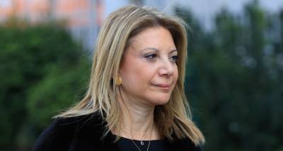 &Eta; &Kappa;&alpha;&rho;&upsilon;&sigma;&tau;&iota;&alpha;&nu;&omicron;ύ &epsilon;&tau;&omicron;&iota;&mu;ά&zeta;&epsilon;&tau;&alpha;&iota; &nu;&alpha; &alpha;&nu;&alpha;&kappa;&omicron;&iota;&nu;ώ&sigma;&epsilon;&iota; &tau;&omicron; &kappa;ό&mu;&mu;&alpha;: &Iota;&sigma;&tau;&omicron;&rho;&iota;&kappa;ό&sigmaf; &alpha;&upsilon;&tau;ό&sigmaf; &omicron; &Mu;ά&iota;&omicron;&sigmaf; &gamma;&iota;&alpha; &tau;&eta;&nu; &Epsilon;&lambda;&lambda;ά&delta;&alpha; | &Pi;&rho;&omicron;&sigma;&pi;&alpha;&theta;&omicron;ύ&nu; &nu;&alpha; &mu;&alpha;&sigmaf; &delta;&iota;&chi;ά&sigma;&omicron;&upsilon;&nu;