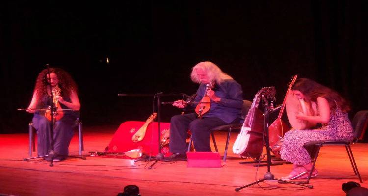 Το Ross Daly Trio χάρισε μια «μαγική» εμπειρία για τους κατοίκους της Λήμνου (photos)