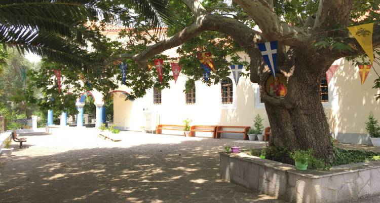 Γιορτάζει ο ναός του Αγίου Παντελεήμονα στο Ανδρώνι