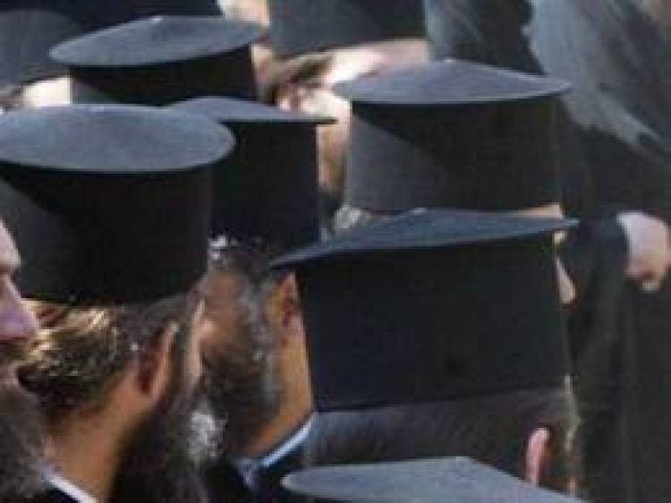 Ράσα και γενειάδα προβληματίζουν τις παπαδιές