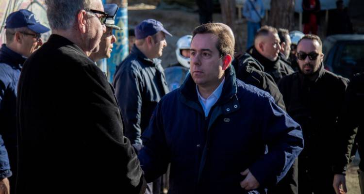&Mu;&eta;&tau;&alpha;&rho;ά&kappa;&eta;&sigmaf;: &Mu;&epsilon; &delta;&iota;&alpha;&delta;&iota;&kappa;&alpha;&sigma;ί&epsilon;&sigmaf; &ndash; &epsilon;&xi;&pi;&rho;έ&sigmaf; &eta; &epsilon;&pi;&iota;&sigma;&tau;&rho;&omicron;&phi;ή &tau;&omega;&nu; &mu;&epsilon;&tau;&alpha;&nu;&alpha;&sigma;&tau;ώ&nu; &pi;&omicron;&upsilon; &delta;&epsilon;&nu; &delta;&iota;&kappa;&alpha;&iota;&omicron;ύ&nu;&tau;&alpha;&iota; ά&sigma;&upsilon;&lambda;&omicron; &sigma;&tau;&eta;&nu; &Tau;&omicron;&upsilon;&rho;&kappa;ί&alpha;