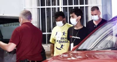 &Nu;&alpha;&upsilon;ά&gamma;&iota;&omicron; &sigma;&tau;&eta;&nu; &Pi;ύ&lambda;&omicron;: &Sigma;&tau;&eta;&nu; &alpha;&nu;&alpha;&kappa;&rho;ί&tau;&rho;&iota;&alpha; &omicron;&iota; 9 &sigma;&upsilon;&lambda;&lambda;&eta;&phi;&theta;έ&nu;&tau;&epsilon;&sigmaf; &gamma;&iota;&alpha; &tau;&eta;&nu; &tau;&rho;&alpha;&gamma;&omega;&delta;ί&alpha; | &Sigma;&omicron;&kappa;ά&rho;&omicron;&upsilon;&nu; &omicron;&iota; &mu;&alpha;&rho;&tau;&upsilon;&rho;ί&epsilon;&sigmaf; &delta;&iota;&alpha;&sigma;&omega;&theta;έ&nu;&tau;&omega;&nu;