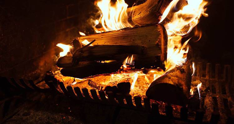 Λήμνος: Τρία σπίτια κινδύνευσαν να καούν την τελευταία εβδομάδα - Αιτία τα αναμμένα τζάκια