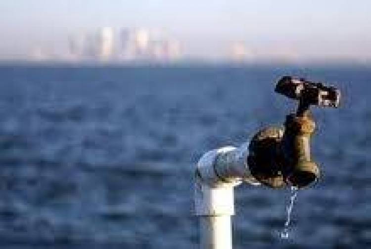 Ό&tau;&alpha;&nu; &tau;&omicron; &pi;ό&sigma;&iota;&mu;&omicron; &nu;&epsilon;&rho;ό &kappa;&alpha;&iota; &eta; &theta;ά&lambda;&alpha;&sigma;&sigma;&alpha; &mu;&omicron;&lambda;ύ&nu;&omicron;&nu;&tau;&alpha;&iota;