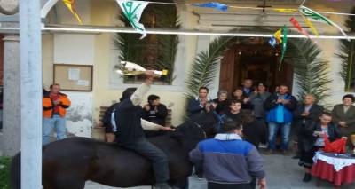 &Iota;&pi;&pi;&omicron;&delta;&rho;&omicron;&mu;ί&epsilon;&sigmaf; &sigma;&tau;&omicron; &Kappa;&omicron;&nu;&tau;&omicron;&pi;&omicron;ύ&lambda;&iota; &pi;&rho;&omicron;&sigmaf; &tau;&iota;&mu;ή&nu; &tau;&omicron;&upsilon; &Alpha;&gamma;ί&omicron;&upsilon; &Delta;&eta;&mu;&eta;&tau;&rho;ί&omicron;&upsilon; (photos)