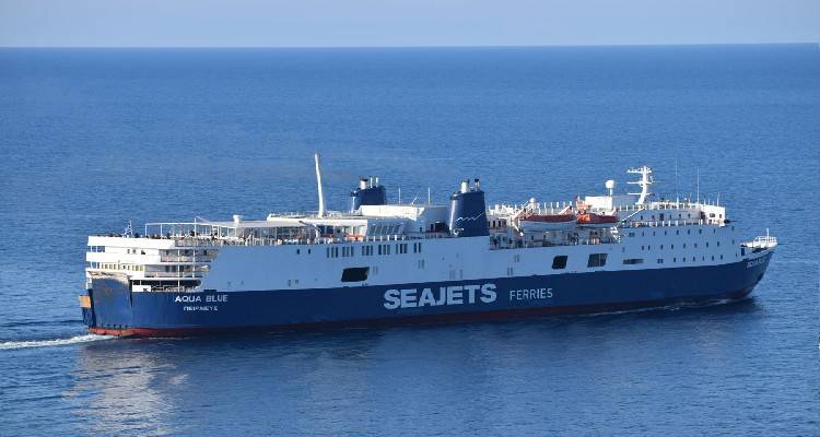 &Lambda;ή&mu;&nu;&omicron;&sigmaf;: &Pi;&iota;&theta;&alpha;&nu;ή &alpha;&nu;&alpha;&chi;ώ&rho;&eta;&sigma;&eta; &sigma;&tau;&iota;&sigmaf; 12 &gamma;&iota;&alpha; &tau;&omicron; Aqua Blue