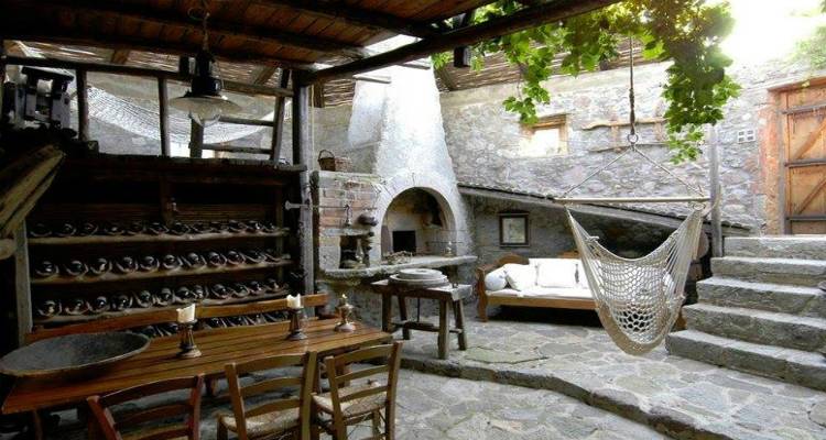 Λήμνος: Το παλιό ελαιοτριβείο που μεταμορφώθηκε σε ονειρική εξοχική κατοικία (photos)