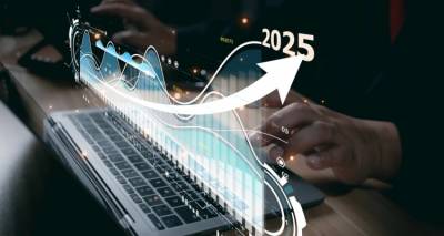 Πώς να βάλετε σε τάξη τα οικονομικά σας το 2025 | Ειδικοί δίνουν 7 tips