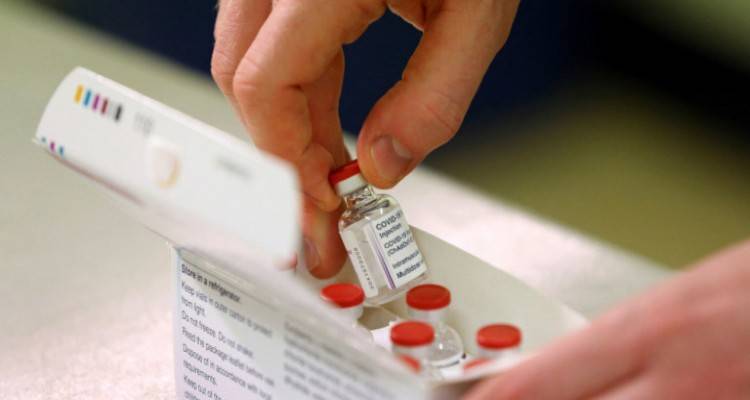 &Kappa;&lambda;&iota;&mu;&alpha;&kappa;ώ&nu;&epsilon;&tau;&alpha;&iota; &eta; &kappa;ό&nu;&tau;&rho;&alpha;: H AstraZeneca &alpha;&kappa;ύ&rho;&omega;&sigma;&epsilon; &tau;&omicron; &kappa;&rho;ί&sigma;&iota;&mu;&omicron; &rho;&alpha;&nu;&tau;&epsilon;&beta;&omicron;ύ &mu;&epsilon; &tau;&eta;&nu; &Epsilon;&Epsilon; &gamma;&iota;&alpha; &tau;&alpha; &epsilon;&mu;&beta;ό&lambda;&iota;&alpha;