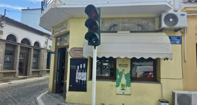 &Epsilon;&kappa;&tau;ό&sigmaf; &lambda;&epsilon;&iota;&tau;&omicron;&upsilon;&rho;&gamma;ί&alpha;&sigmaf; &omicron;&iota; &phi;&omega;&tau;&epsilon;&iota;&nu;&omicron;ί &sigma;&eta;&mu;&alpha;&tau;&omicron;&delta;ό&tau;&epsilon;&sigmaf; &sigma;&tau;&omicron; &pi;&alpha;&lambda;&alpha;&iota;ό &lambda;&iota;&mu;ά&nu;&iota; &tau;&eta;&sigmaf; &Mu;ύ&rho;&iota;&nu;&alpha;&sigmaf;