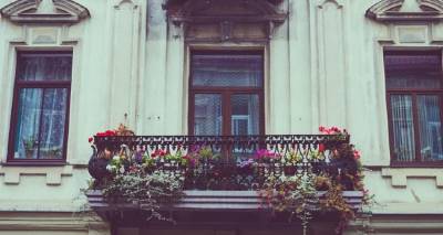 Διακόσμηση μπαλκονιού: Πώς να δώσετε μια vintage πινελιά στους εξωτερικούς σας χώρους