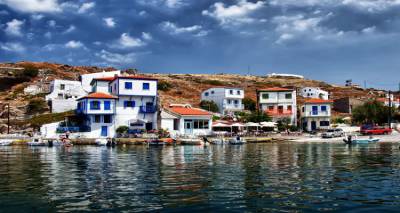 &Omicron; Ά&gamma;&iota;&omicron;&sigmaf; &Epsilon;&upsilon;&sigma;&tau;&rho;ά&tau;&iota;&omicron;&sigmaf; &sigma;&tau;&alpha; 6 &mu;&iota;&kappa;&rho;ά &epsilon;&lambda;&lambda;&eta;&nu;&iota;&kappa;ά &nu;&eta;&sigma;&iota;ά &gamma;&iota;&alpha; &alpha;&pi;ό&lambda;&upsilon;&tau;&eta; &chi;&alpha;&lambda;ά&rho;&omega;&sigma;&eta;