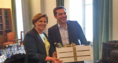 &Mu;&epsilon;&lambda;ί&chi;&lambda;&omega;&rho;&omicron; &Lambda;ή&mu;&nu;&omicron;&upsilon; &kappa;&alpha;&iota; ά&lambda;&lambda;&epsilon;&sigmaf; &nu;&omicron;&sigma;&tau;&iota;&mu;&iota;έ&sigmaf; &tau;&omicron;&upsilon; &Beta;. &Alpha;&iota;&gamma;&alpha;ί&omicron;&upsilon; &pi;&rho;&omicron;&sigma;έ&phi;&epsilon;&rho;&epsilon; &sigma;&epsilon; &Tau;&sigma;ί&pi;&rho;&alpha; &kappa;&alpha;&iota; &Phi;ά&iota;&mu;&alpha;&nu; &eta; &Kappa;&alpha;&lambda;&omicron;&gamma;ή&rho;&omicron;&upsilon; (photos)